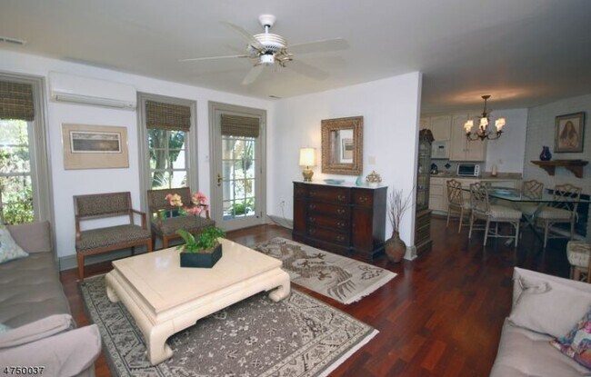 Photo - 7 Evans Farm Rd