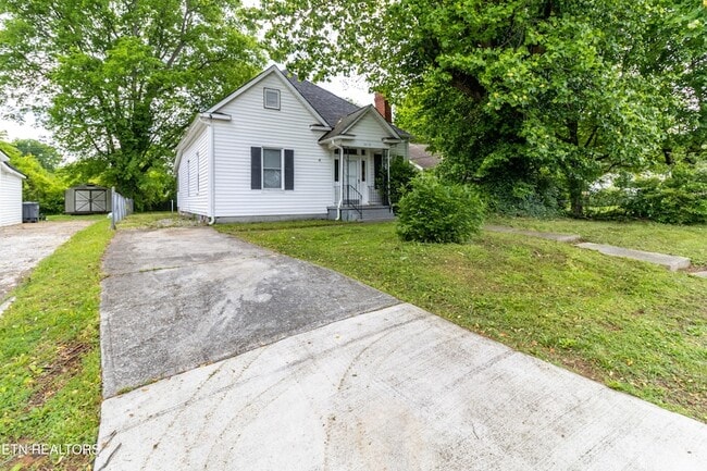 Photo - 2638 Barton St