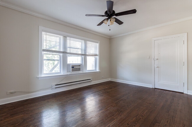 638 W Roscoe St Unit 3