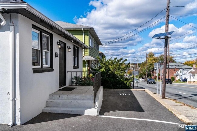 Photo - 401 Essex St