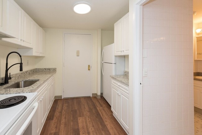 Photo - Lakewood Apartments