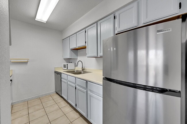 Photo - $1,495.00 - 1 Bedroom, 1 Bathroom Condo in Lakewood with Cozy Fireplace! Unit 207