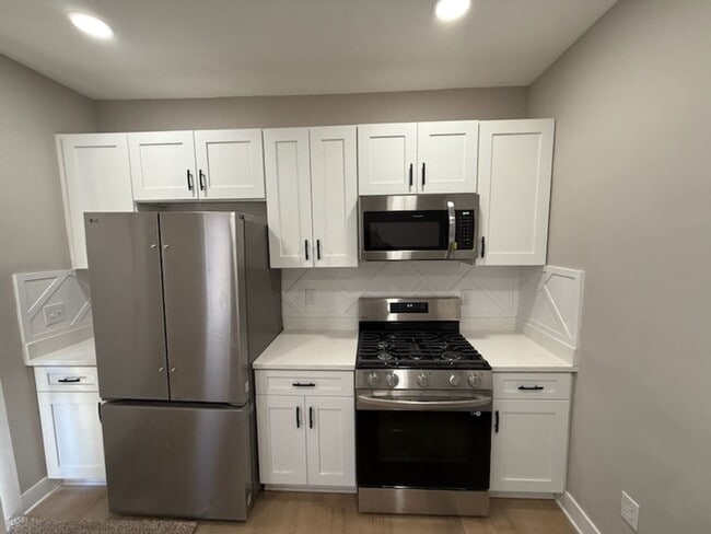 Photo - 1378-1380 Hamlet (Park) Unit 1378 Hamlet