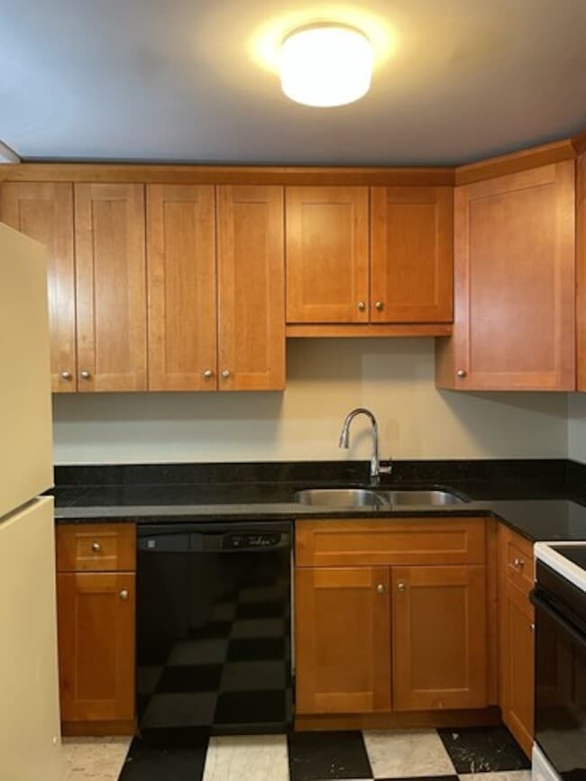 Photo - 111 E Chestnut St Unit 23b