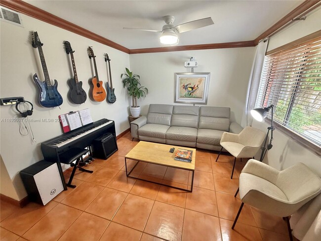 Photo - 5555 Ludlam Rd