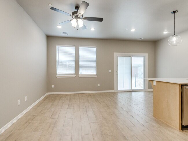 Photo - 10601 NW 23rd St