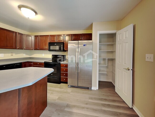 Photo - 8016 Lawrence Woods Ct