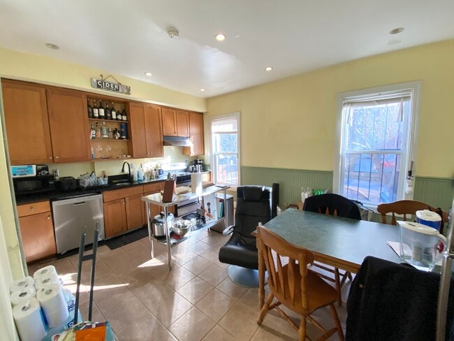 Photo - 31 Worthington St Unit 1