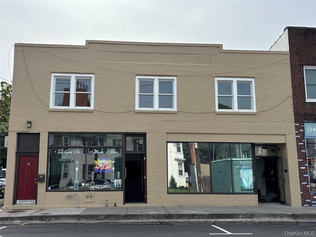 Building Photo - 8 E Carver St