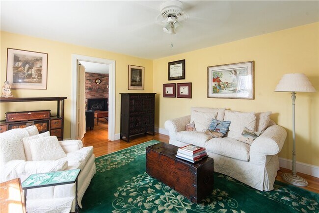 Photo - 8 Fenner Ave