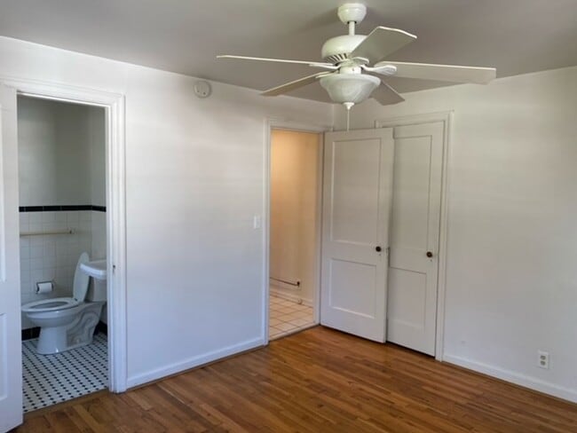 Building Photo - Deer Park Flats - Comfortable 1 - Bedroom ... Unit 4220-07 Rental