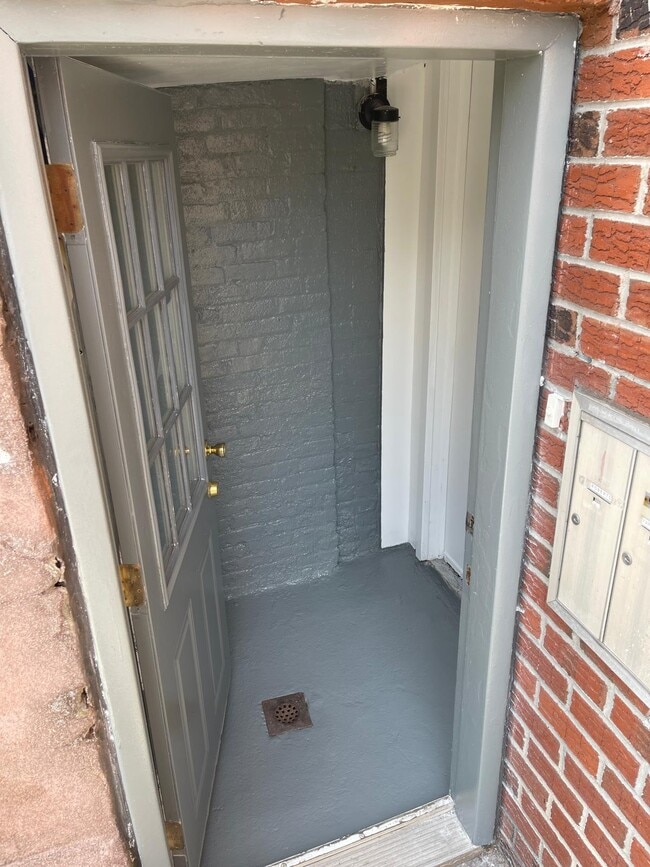 Building Photo - 447 Degraw St Unit duplex Rental