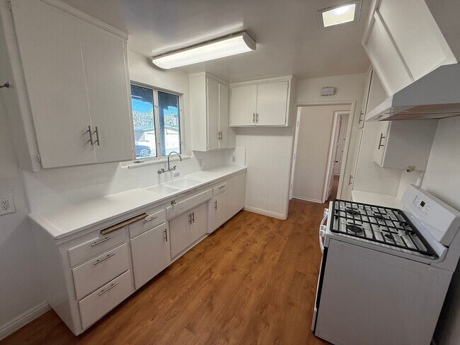 Photo - VANBUREN Unidad 17606