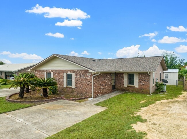 Charming 3Bed/2Ba Duplex Unit Convenient t... - Charming 3Bed/2Ba Duplex Unit Convenient t... Apartamento Unidad 5100 Hickory St