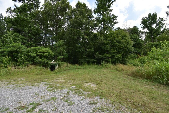 2153 Broome Rd