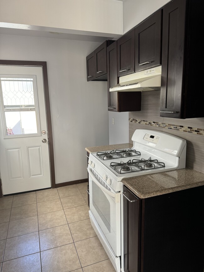 Photo - 732 E Olive Ave Unit Large single for rent