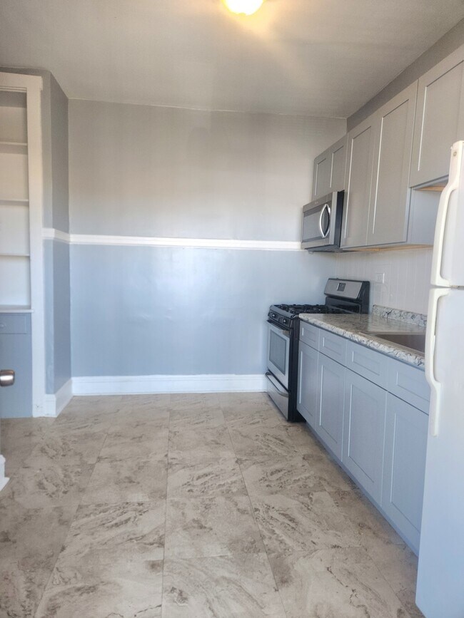 Photo - 3042 W Leland Ave Unit 3