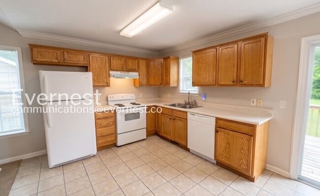 Photo - Spacious 3-Bedroom Home in a Prime Location / Pet-Friendly / Available Now!