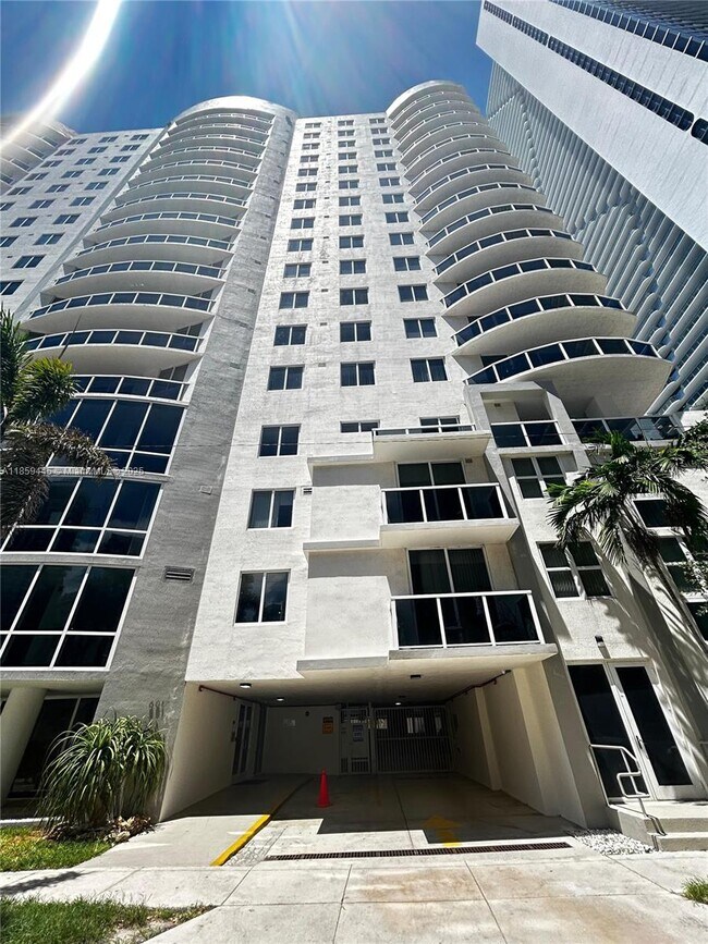 Photo - 601 NE 23rd St Condo Unit 903