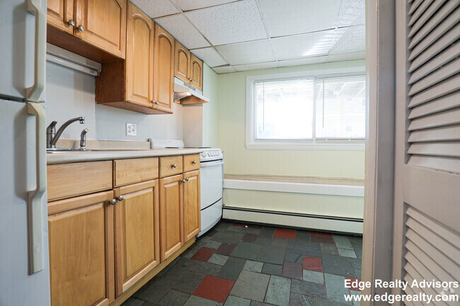 Building Photo - 64 N Beacon St Unit B Rental