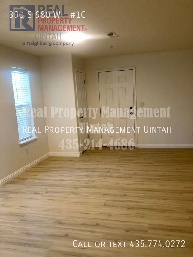 Photo - 390 980 Unit #1C