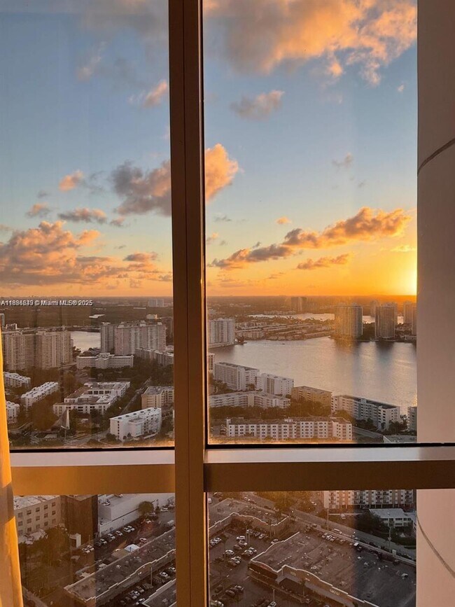 Photo - 18201 Collins Ave Unit 5303