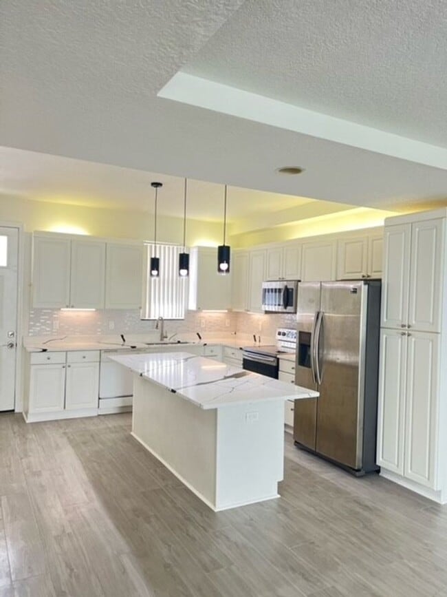 Photo - 655 Cornerstone Dr