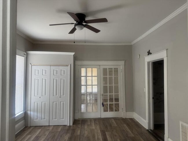 Photo - 2900 E Bessemer Ave