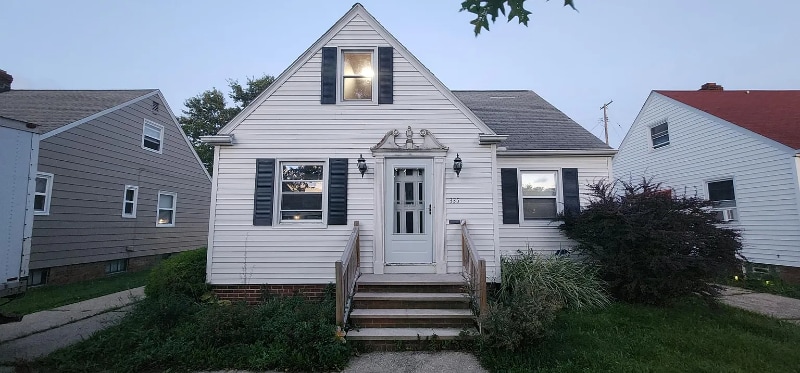 Photo - 335 E 232nd St