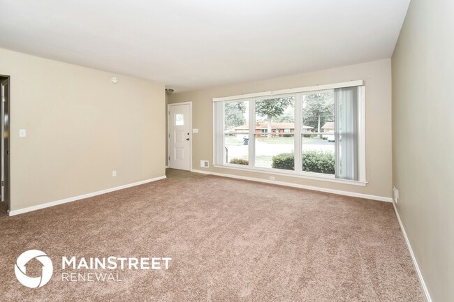 Photo - 2 Addison Ct