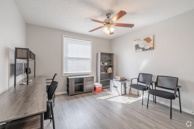 1BR, 1BA - 640SF - Bedroom