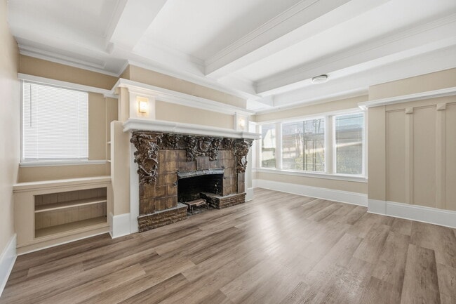 Building Photo - 2256B Van Ness Ave