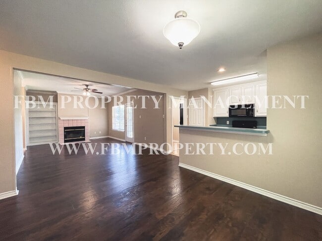 Photo - 505 E Burnett St