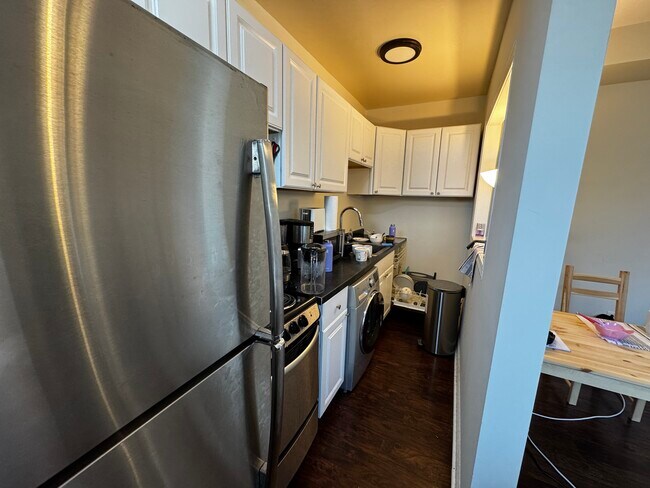 Photo - 3338 N Marshfield Ave Unit 102