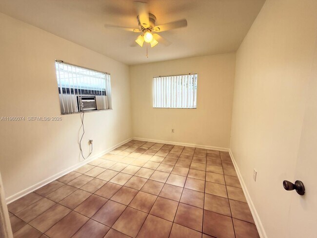 Photo - 1942 Thomas St Unit C