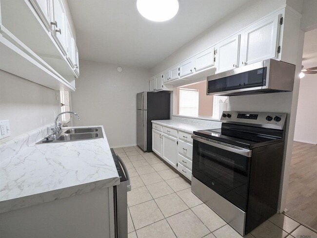 Photo - 1701 Lobdell Ave