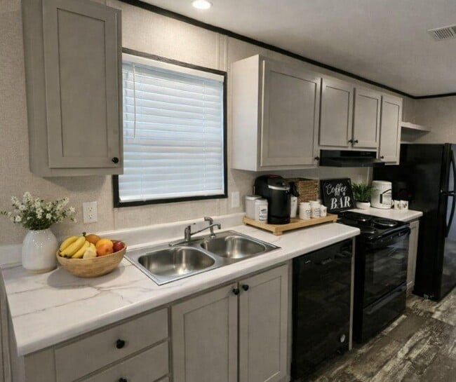 Photo - 126 Southland Ct