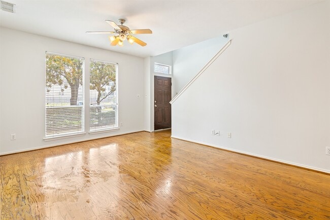 Photo - 1809 Genesee St