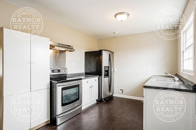 Photo - 2856 Cornwallis Rd