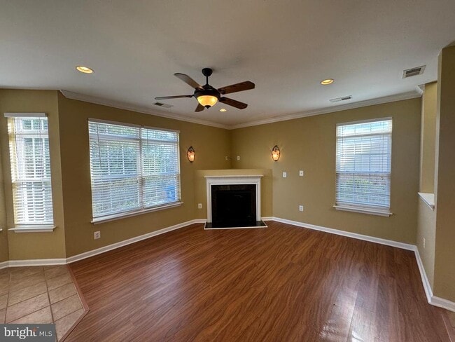 Photo - 400 Kintyre Ln