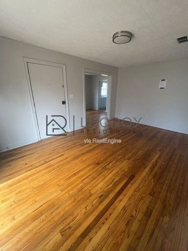4426 Desoto St