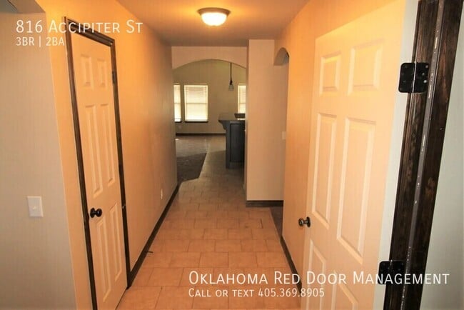 Photo - 816 Accipiter St