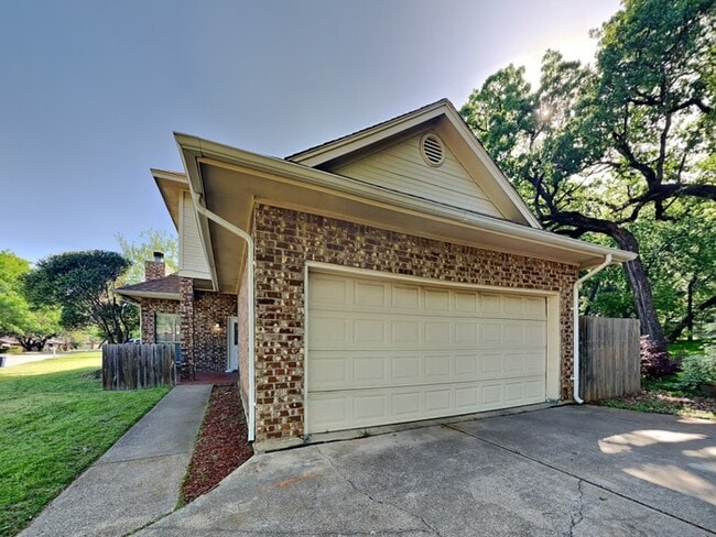 Photo - 104 NE Timber Ridge Dr