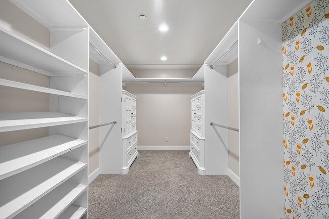 Photo - 1338 4000 N St