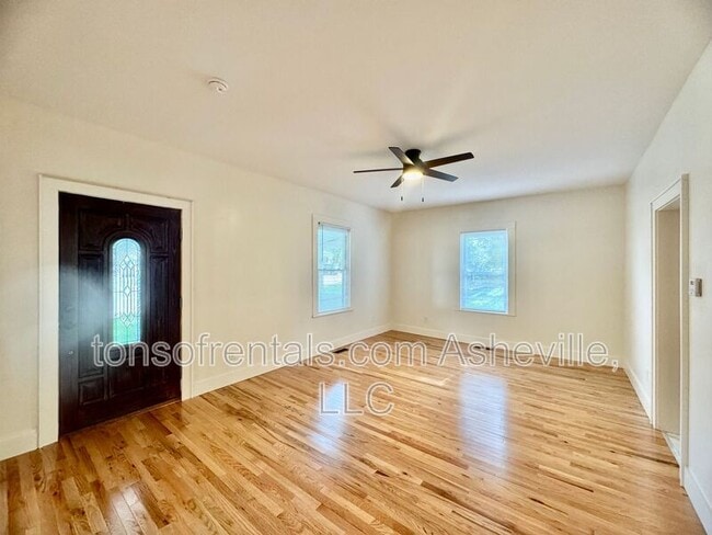 Photo - 121 Oakdale St