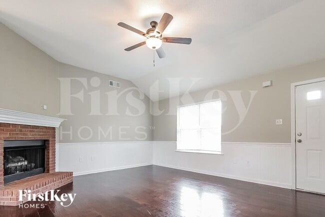 Photo - 234 Oxford Dr