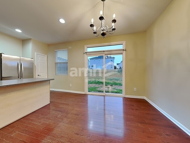 Photo - 89 Norwich Dr