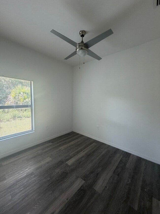 1097 Highlands Rd