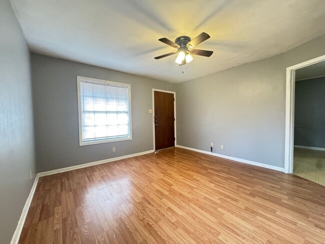 Photo - 3 Bed 1 Bath Home in Ruston