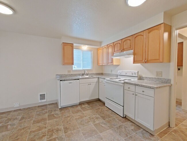 Photo - Remodeled 3 Bedroom Duplex ~ Albany ~ Pet ...